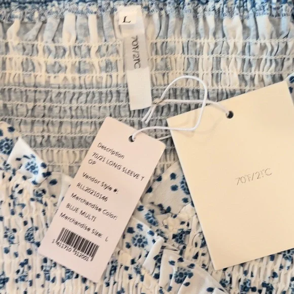 ✨NWT✨ 70°F/21°C Long Smocked Balloon Sleeve Crop Top Women Large White Blue - Picture 10 of 13